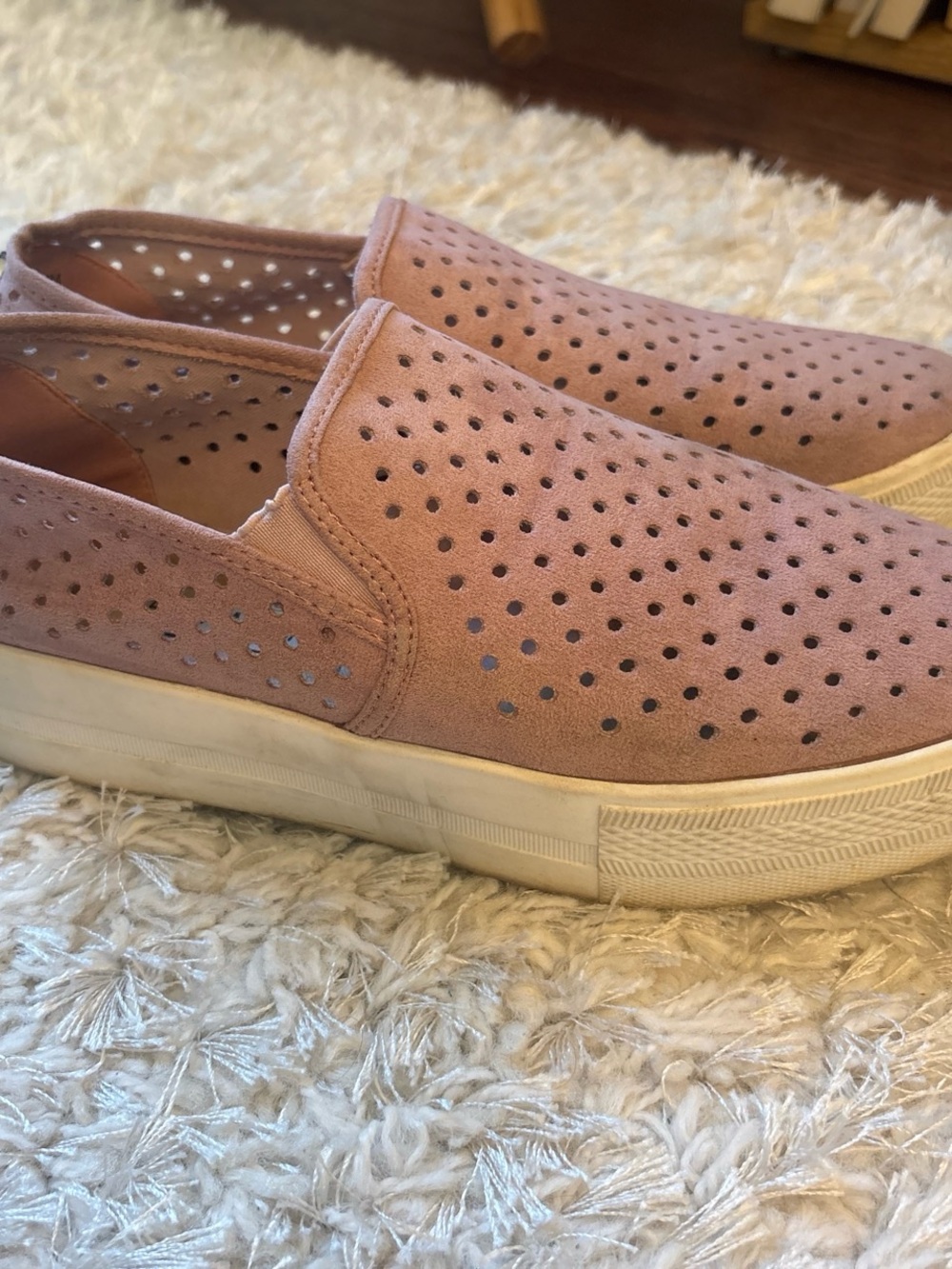 Steve Madden Perforated Slip-On Suede Mules in Dusty Pink - Picture 3 of 3